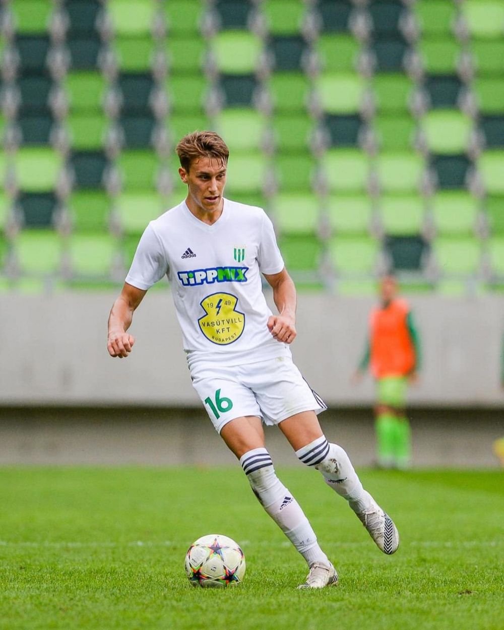 Mario Simuț, românul din naționala Ungariei, dorit la echipă de fostul antrenor de la Panathinaikos și Spartak Moscova!_19