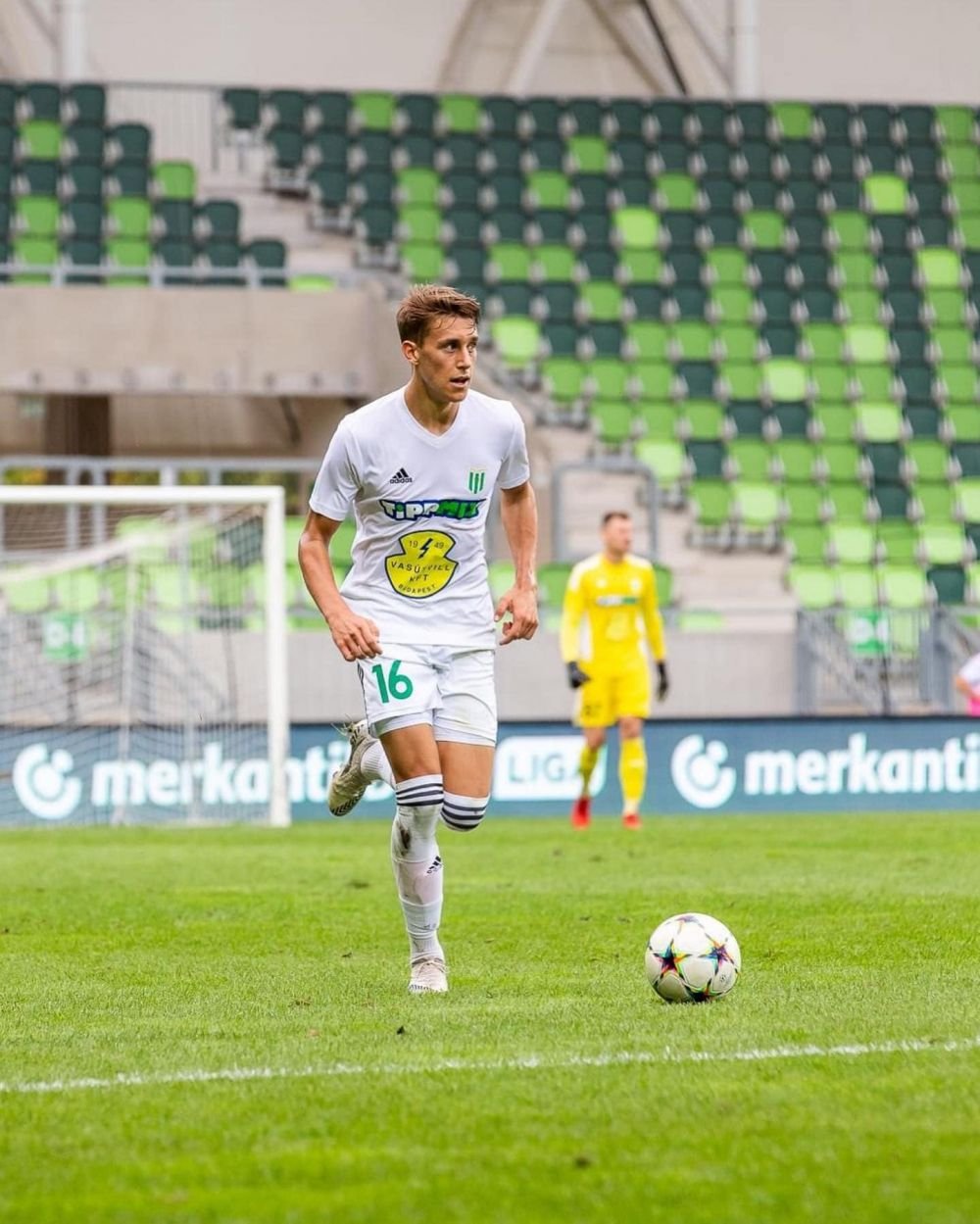 Mario Simuț, românul din naționala Ungariei, dorit la echipă de fostul antrenor de la Panathinaikos și Spartak Moscova!_21
