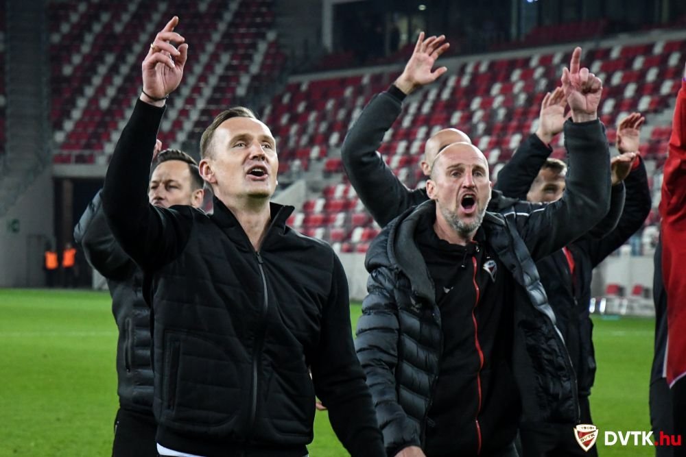 Mario Simuț, românul din naționala Ungariei, dorit la echipă de fostul antrenor de la Panathinaikos și Spartak Moscova!_46
