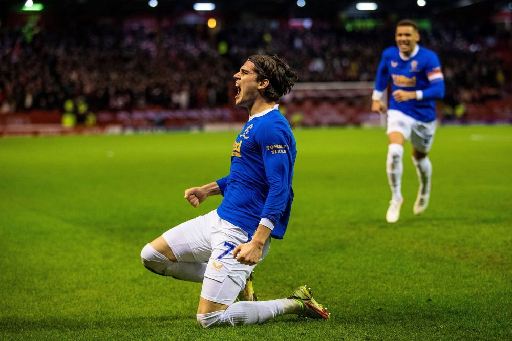 Nebunie! Cât a plătit Ianis Hagi pe inelul de logodnă oferit partenerei sale_7