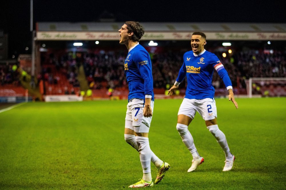 Nebunie! Cât a plătit Ianis Hagi pe inelul de logodnă oferit partenerei sale_16