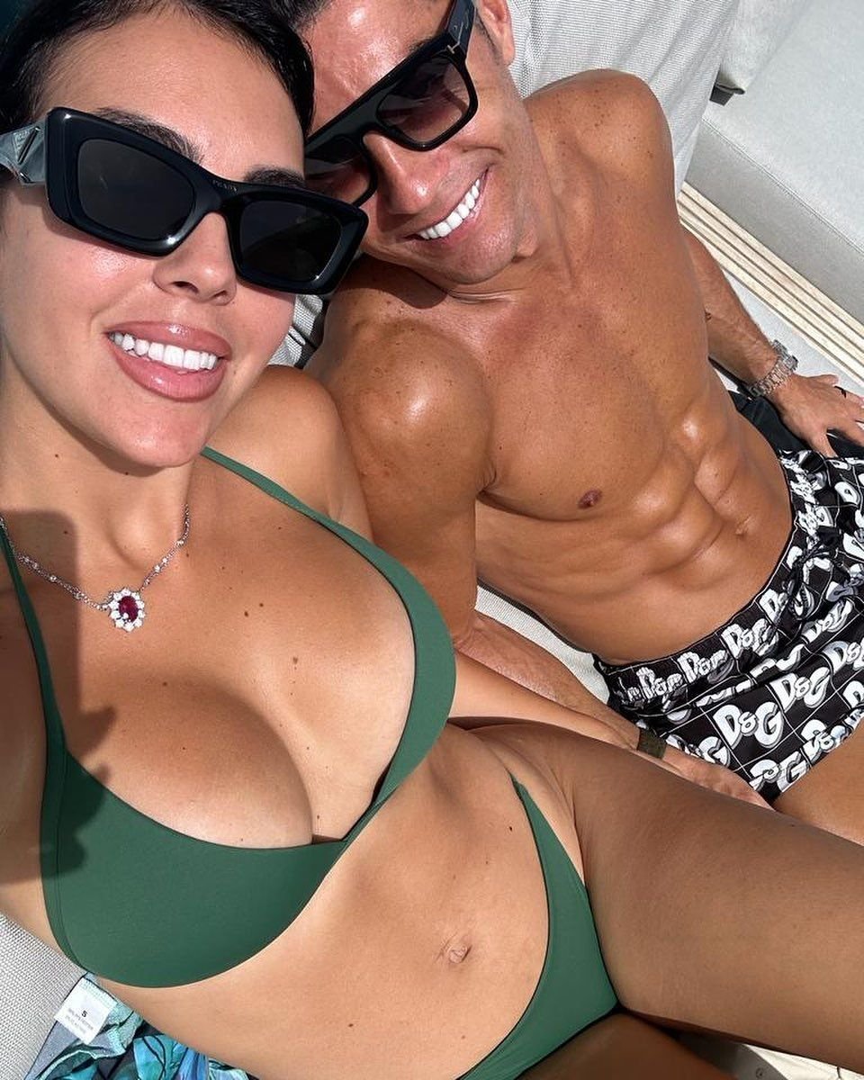 Georgina Rodriguez, apariție sexy în cel mai minuscul bikini! Imagini din vacanța cu Cristiano Ronaldo de pe yachtul de 6 milioane de euro _7