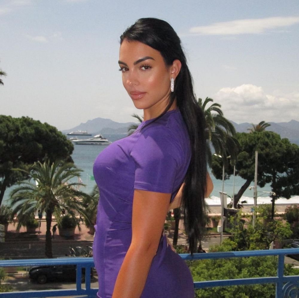 Georgina Rodriguez, apariție sexy în cel mai minuscul bikini! Imagini din vacanța cu Cristiano Ronaldo de pe yachtul de 6 milioane de euro _18