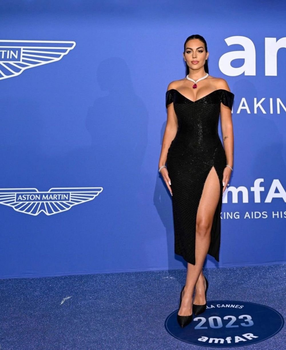Georgina Rodriguez, apariție sexy în cel mai minuscul bikini! Imagini din vacanța cu Cristiano Ronaldo de pe yachtul de 6 milioane de euro _25