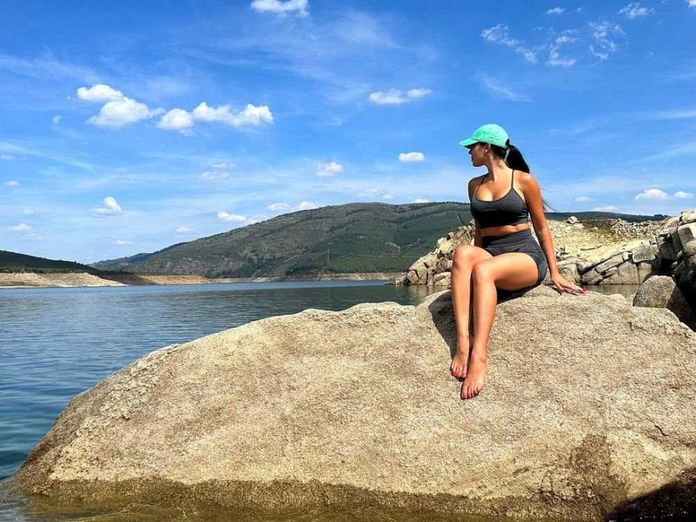 Georgina Rodriguez, apariție sexy în cel mai minuscul bikini! Imagini din vacanța cu Cristiano Ronaldo de pe yachtul de 6 milioane de euro _39