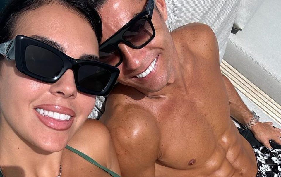 Georgina Rodriguez, apariție sexy în cel mai minuscul bikini! Imagini din vacanța cu Cristiano Ronaldo de pe yachtul de 6 milioane de euro _97