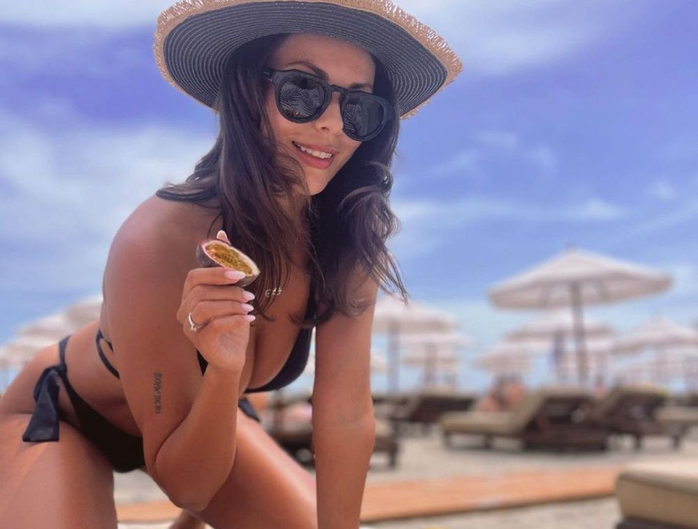 Andreea Bododel a pierdut procesul cu Robert Niță după declarațiile jignitoare ale fostului rapidist! Cât trebuie să îi plătească cea mai sexy fană a Farului _14