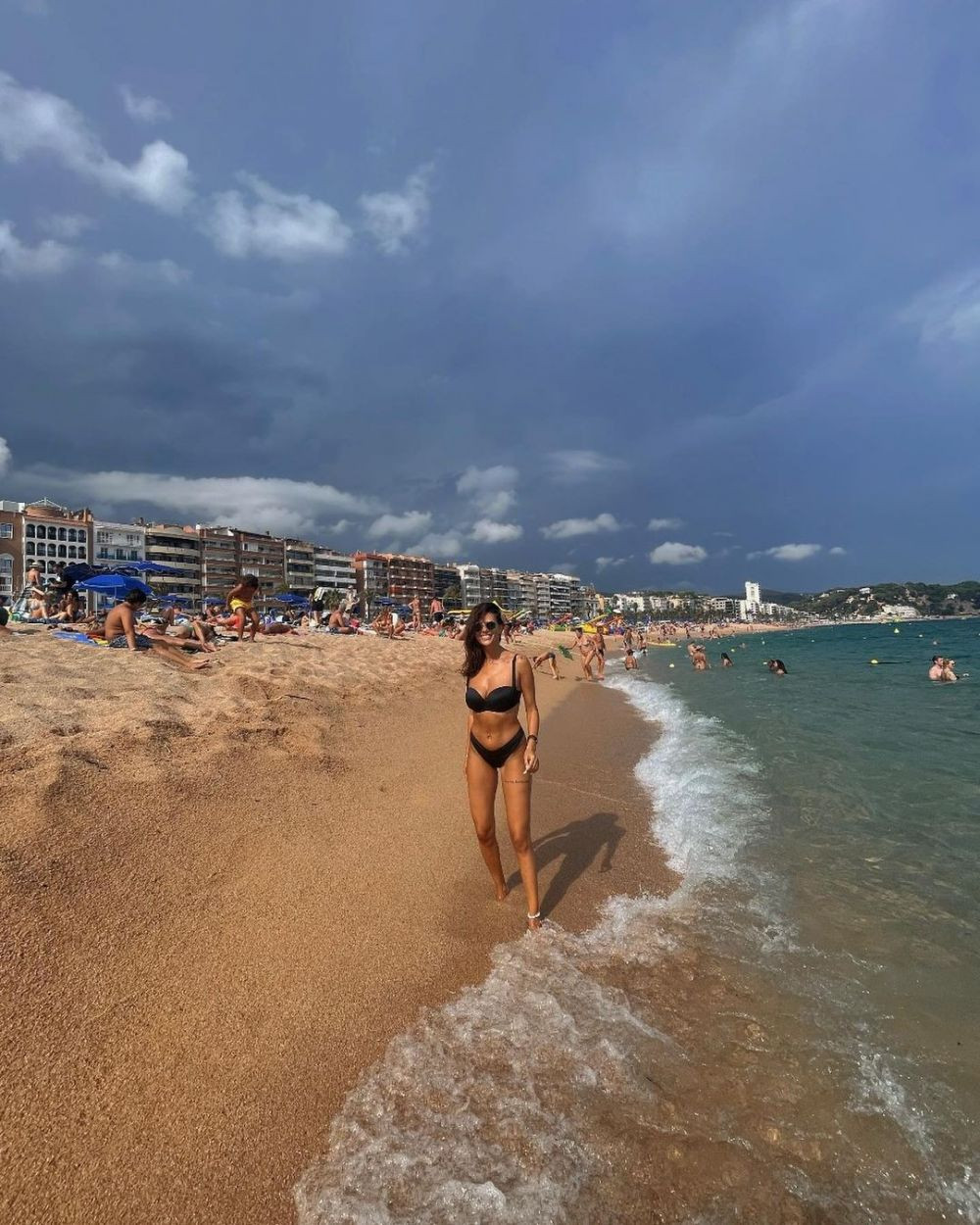 Andreea Bododel a pierdut procesul cu Robert Niță după declarațiile jignitoare ale fostului rapidist! Cât trebuie să îi plătească cea mai sexy fană a Farului _18