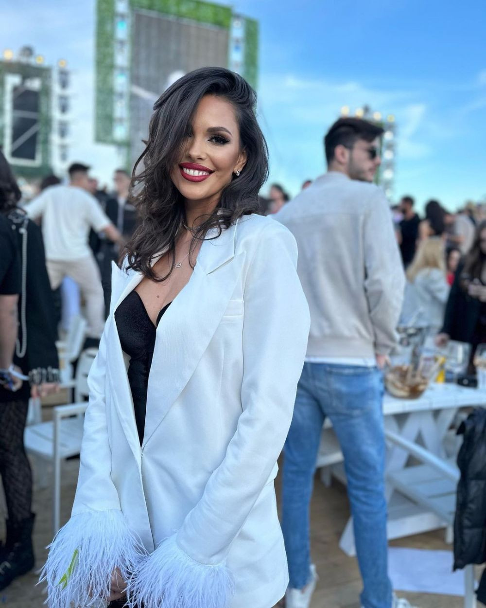 Andreea Bododel a pierdut procesul cu Robert Niță după declarațiile jignitoare ale fostului rapidist! Cât trebuie să îi plătească cea mai sexy fană a Farului _33