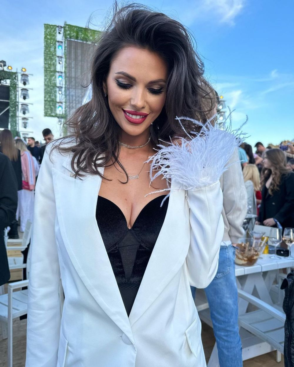 Andreea Bododel a pierdut procesul cu Robert Niță după declarațiile jignitoare ale fostului rapidist! Cât trebuie să îi plătească cea mai sexy fană a Farului _36