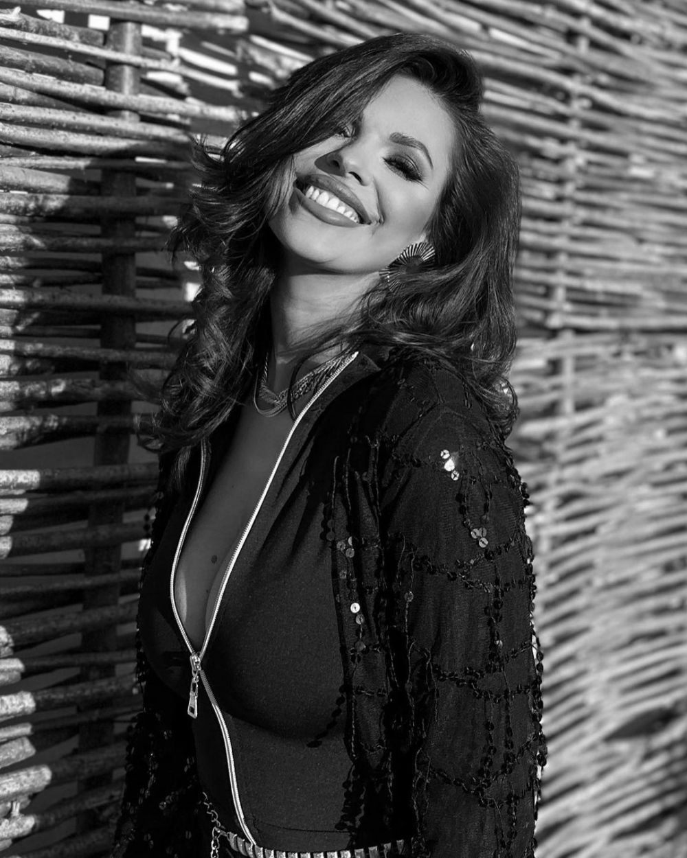 Andreea Bododel a pierdut procesul cu Robert Niță după declarațiile jignitoare ale fostului rapidist! Cât trebuie să îi plătească cea mai sexy fană a Farului _40