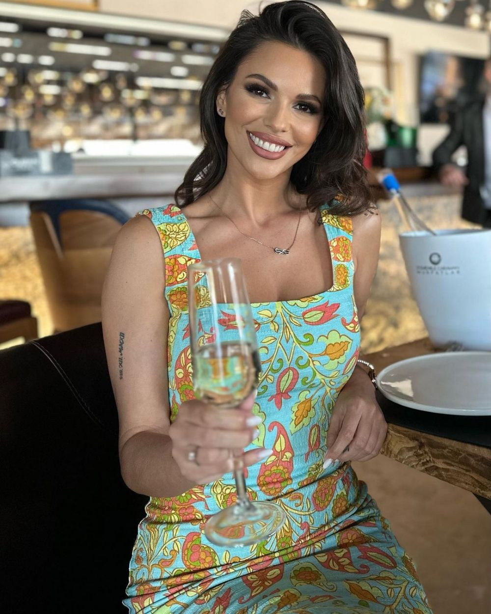 Andreea Bododel a pierdut procesul cu Robert Niță după declarațiile jignitoare ale fostului rapidist! Cât trebuie să îi plătească cea mai sexy fană a Farului _43