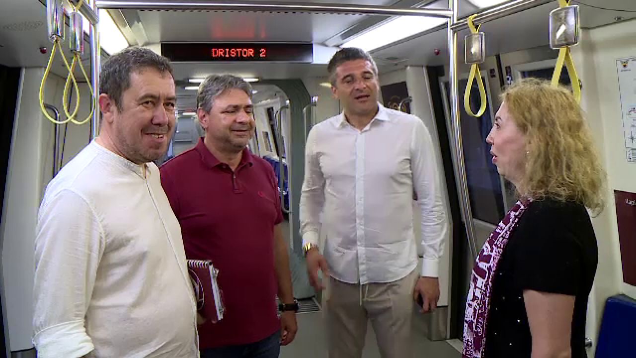 A fost pusă în circulație garnitura de metrou ”Rapid 100”: ”Nu e niciun fel de problemă că vor merge cu el steliști și dinamoviști”_3