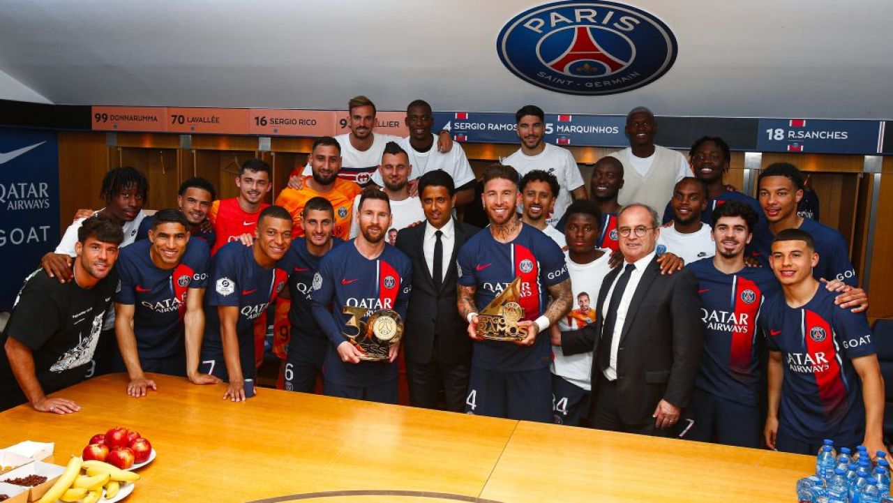 PSG l-a premiat la plecare, Messi i-a dat trofeul lui Neymar pentru a-l licita! Suma incredibilă pe care s-a vândut _1