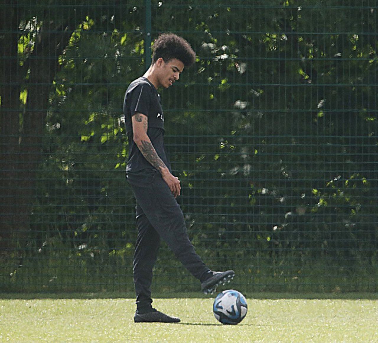 Mason Greenwood se antrenează singur și a fost fotografiat pentru prima dată de când a fost arestat! Cum arată acum_2