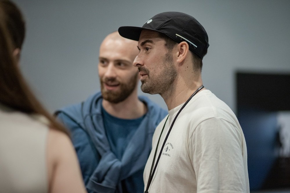 Kevin Couliau e regizorul care a reușit să transpună cultura americană de baschet într-un documentar: „A fost intens să merg în închisoare”_9