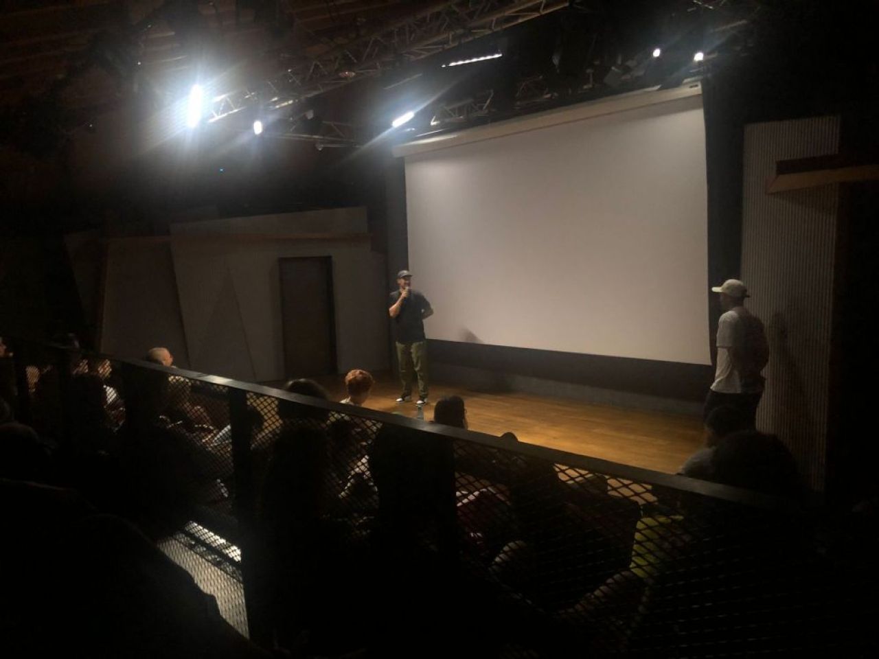 Kevin Couliau e regizorul care a reușit să transpună cultura americană de baschet într-un documentar: „A fost intens să merg în închisoare”_23