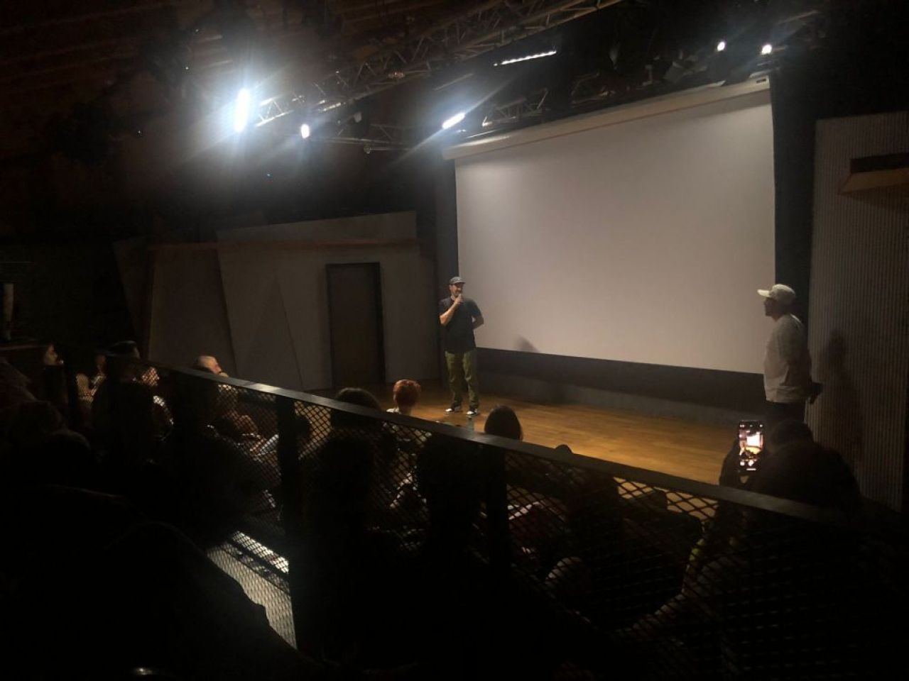 Kevin Couliau e regizorul care a reușit să transpună cultura americană de baschet într-un documentar: „A fost intens să merg în închisoare”_25
