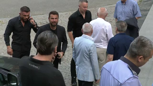 Eleganță, finețe! Cum a apărut Adi Mutu la petrecerea lui Rapid_2