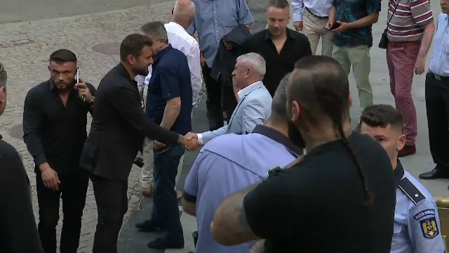 Eleganță, finețe! Cum a apărut Adi Mutu la petrecerea lui Rapid_9
