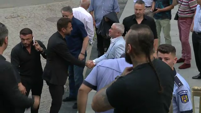 Eleganță, finețe! Cum a apărut Adi Mutu la petrecerea lui Rapid_10