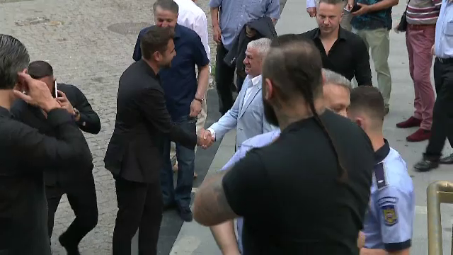 Eleganță, finețe! Cum a apărut Adi Mutu la petrecerea lui Rapid_11
