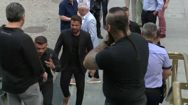 Eleganță, finețe! Cum a apărut Adi Mutu la petrecerea lui Rapid_13