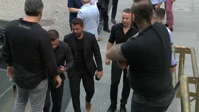 Eleganță, finețe! Cum a apărut Adi Mutu la petrecerea lui Rapid_14