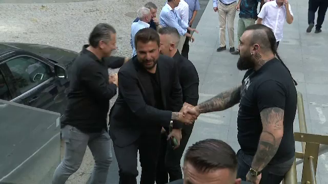 Eleganță, finețe! Cum a apărut Adi Mutu la petrecerea lui Rapid_20