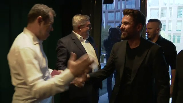 Eleganță, finețe! Cum a apărut Adi Mutu la petrecerea lui Rapid_34