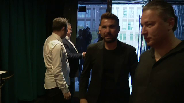Eleganță, finețe! Cum a apărut Adi Mutu la petrecerea lui Rapid_35