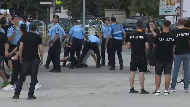 Incidente violente pe stadion la România - Ucraina, la EURO U21! Fanii din