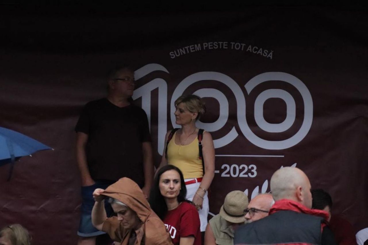 Farmecul din Giulești! Dan Ciotoi i-a făcut pe rapidiști să uite de ploaie și vânt la petrecerea centenarului! _16