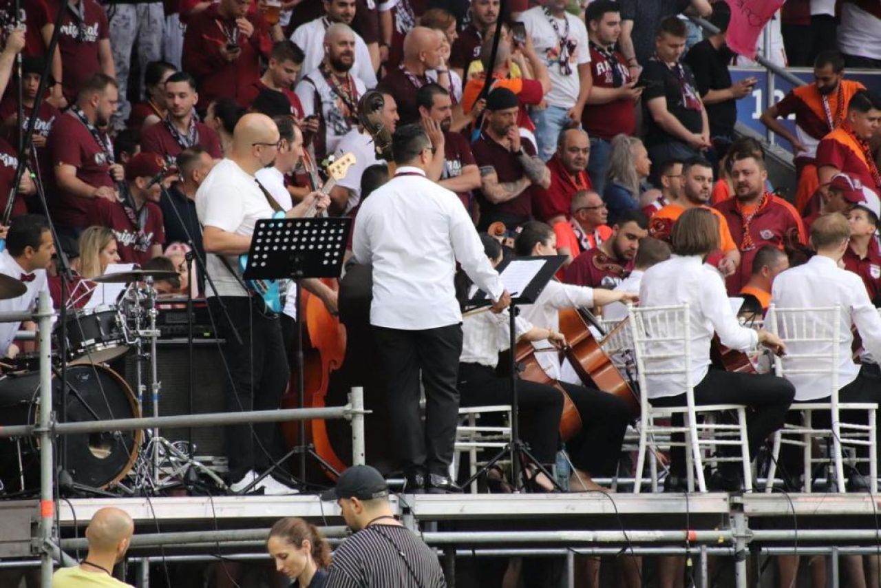 Cum a fost surprins Rică Răducanu în Giulești. Fanii sărbătoresc centenarul pe stadionul lui Rapid_10