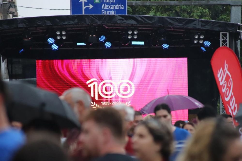 Dan Șucu și soția sa au făcut spectacol pe Giulești, la sărbătorirea centenarului! Cum au fost surprinși_24