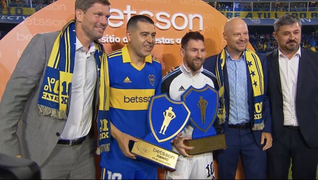 Fanii lui Boca Juniors, cerere inedită pentru 'rivalul' Leo Messi! A jucat pe La Bombonera, la meciul retragerii idolului său, Riquelme _2