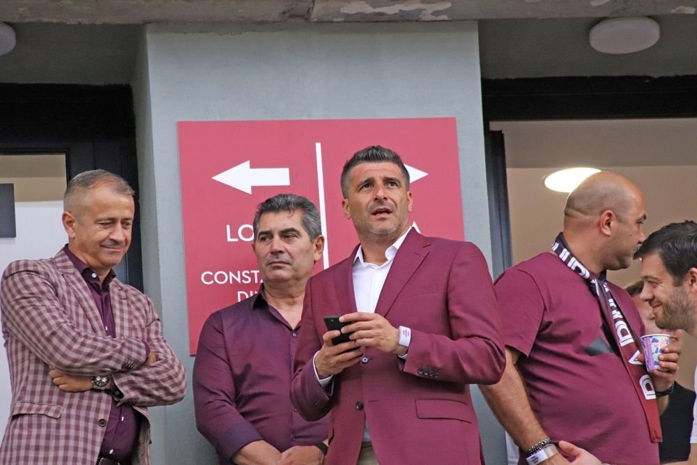Cel mai controversat oficial al FRF, primit cu îmbrățișări la Centenarul Rapidului! _10