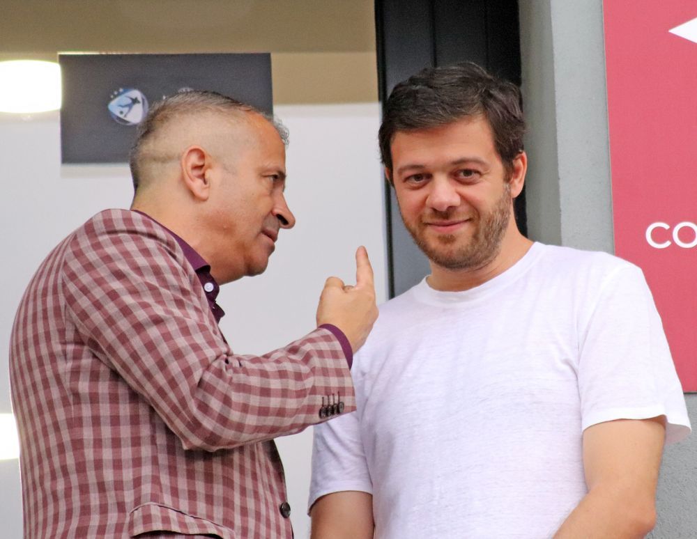Cel mai controversat oficial al FRF, primit cu îmbrățișări la Centenarul Rapidului! _26