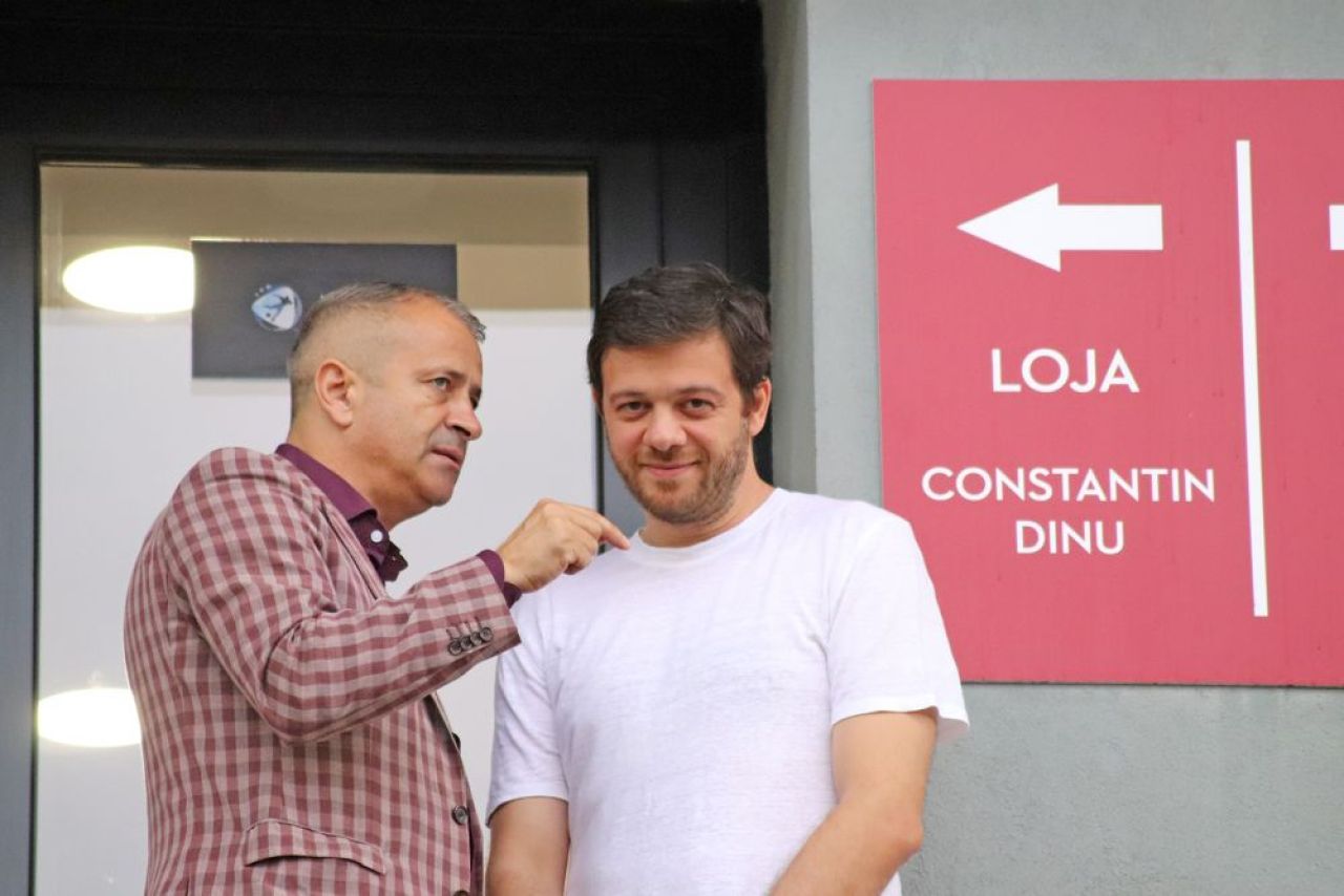 Cel mai controversat oficial al FRF, primit cu îmbrățișări la Centenarul Rapidului! _27