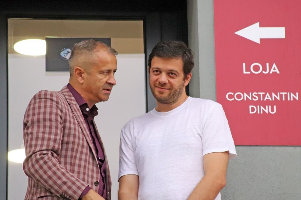 Cel mai controversat oficial al FRF, primit cu îmbrățișări la Centenarul Rapidului! _28