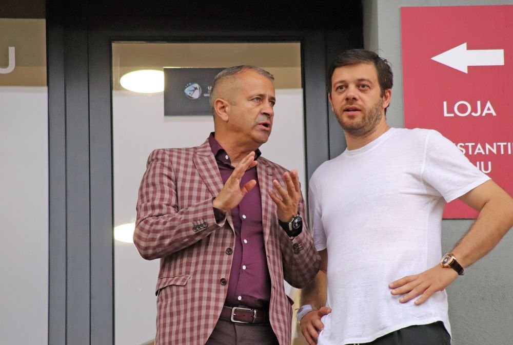Cel mai controversat oficial al FRF, primit cu îmbrățișări la Centenarul Rapidului! _31