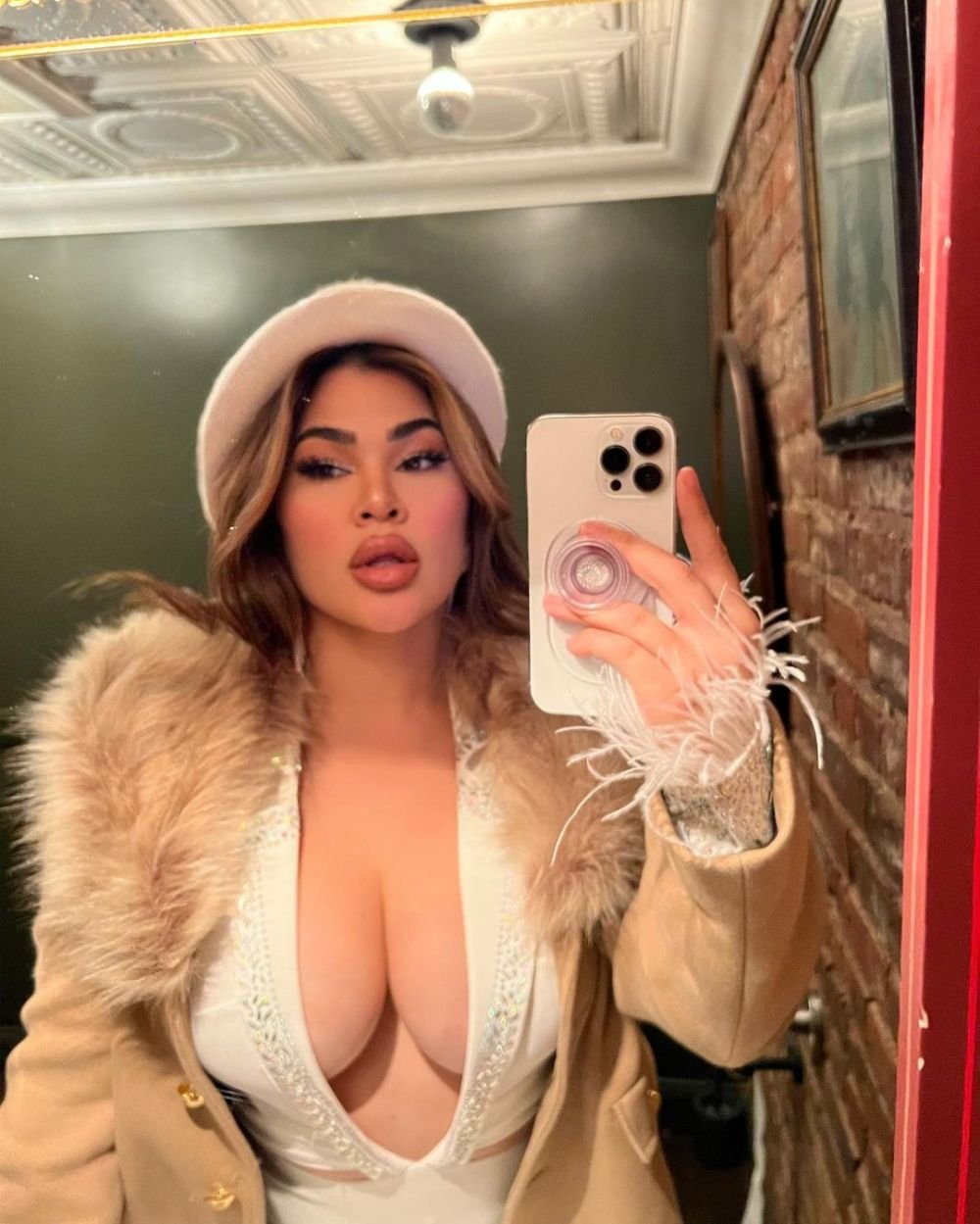 „Da, am făcut-o!” Din ringul UFC direct pe OnlyFans! Sportiva și-a anunțat fanii _12
