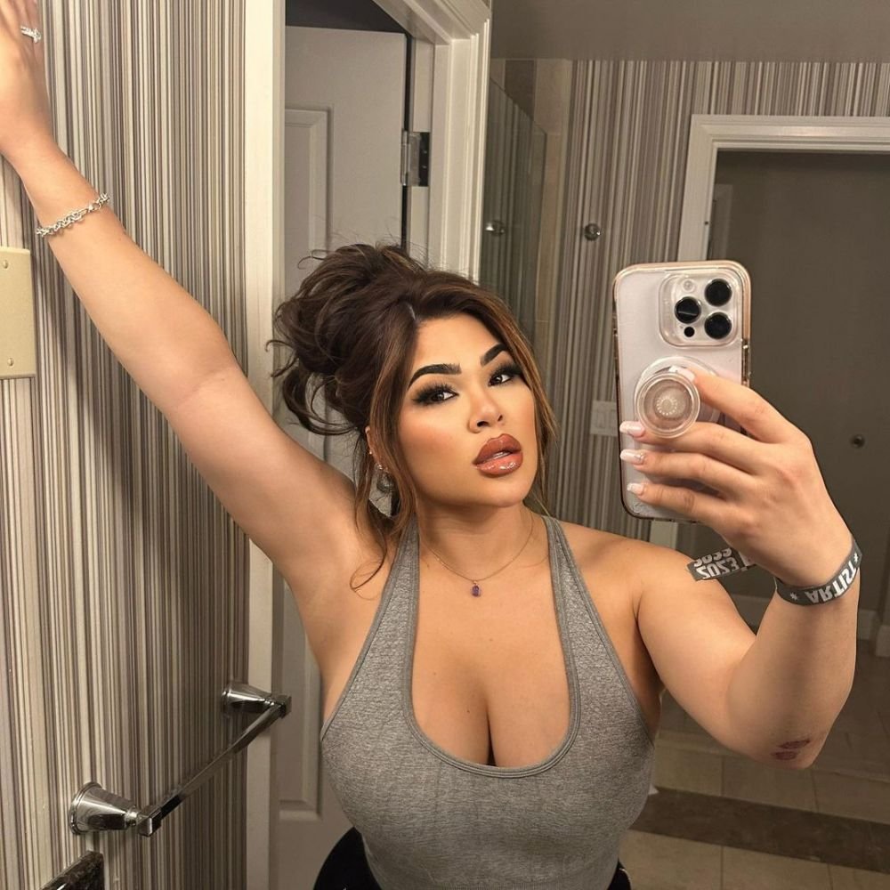 „Da, am făcut-o!” Din ringul UFC direct pe OnlyFans! Sportiva și-a anunțat fanii _33