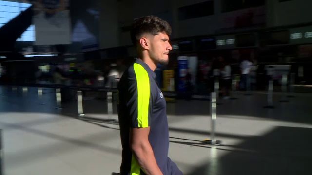 FCSB a plecat în cantonamentul din Țările de Jos. Imagini de pe aeroport cu Elias Charalambous&co_5