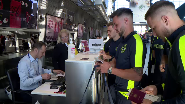 FCSB a plecat în cantonamentul din Țările de Jos. Imagini de pe aeroport cu Elias Charalambous&co_7