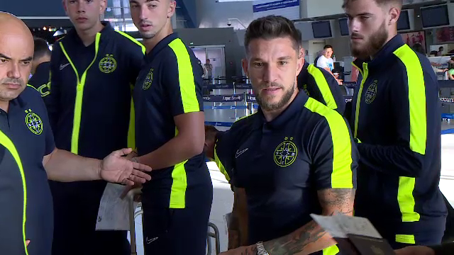 FCSB a plecat în cantonamentul din Țările de Jos. Imagini de pe aeroport cu Elias Charalambous&co_11