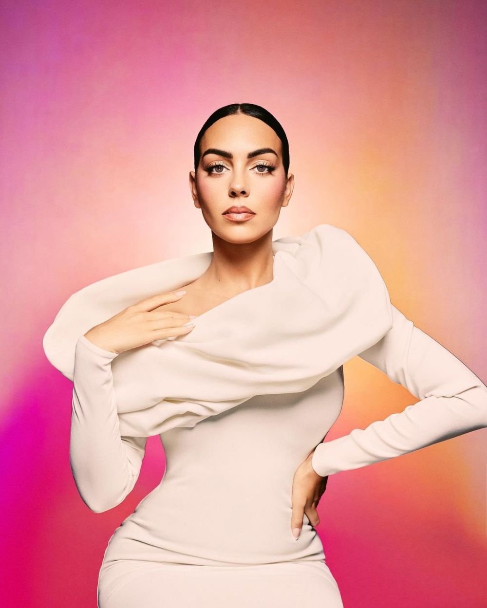 Georgina Rodriguez le-a arătat fanilor cel mai scump inel de logodnă primit vreodată de o parteneră de fotbalist. Cât costă bijuteria_11