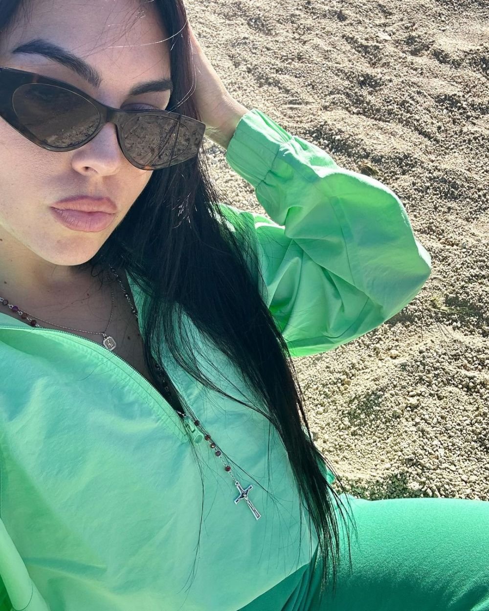 Georgina Rodriguez le-a arătat fanilor cel mai scump inel de logodnă primit vreodată de o parteneră de fotbalist. Cât costă bijuteria_87