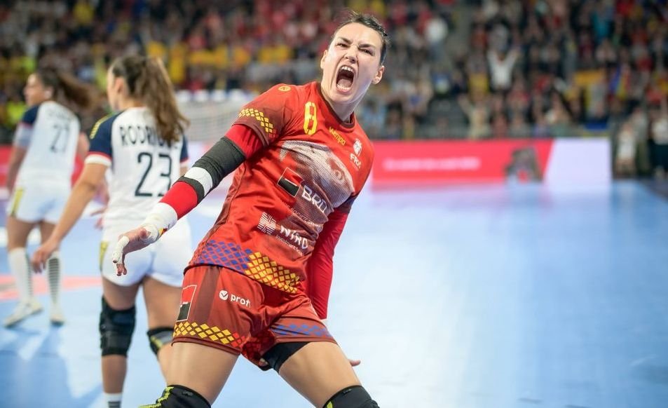 Cristina Neagu, simply the best! Handbalista din România a fost desemnată de federația continentală cel mai bun inter stânga al Europei_9