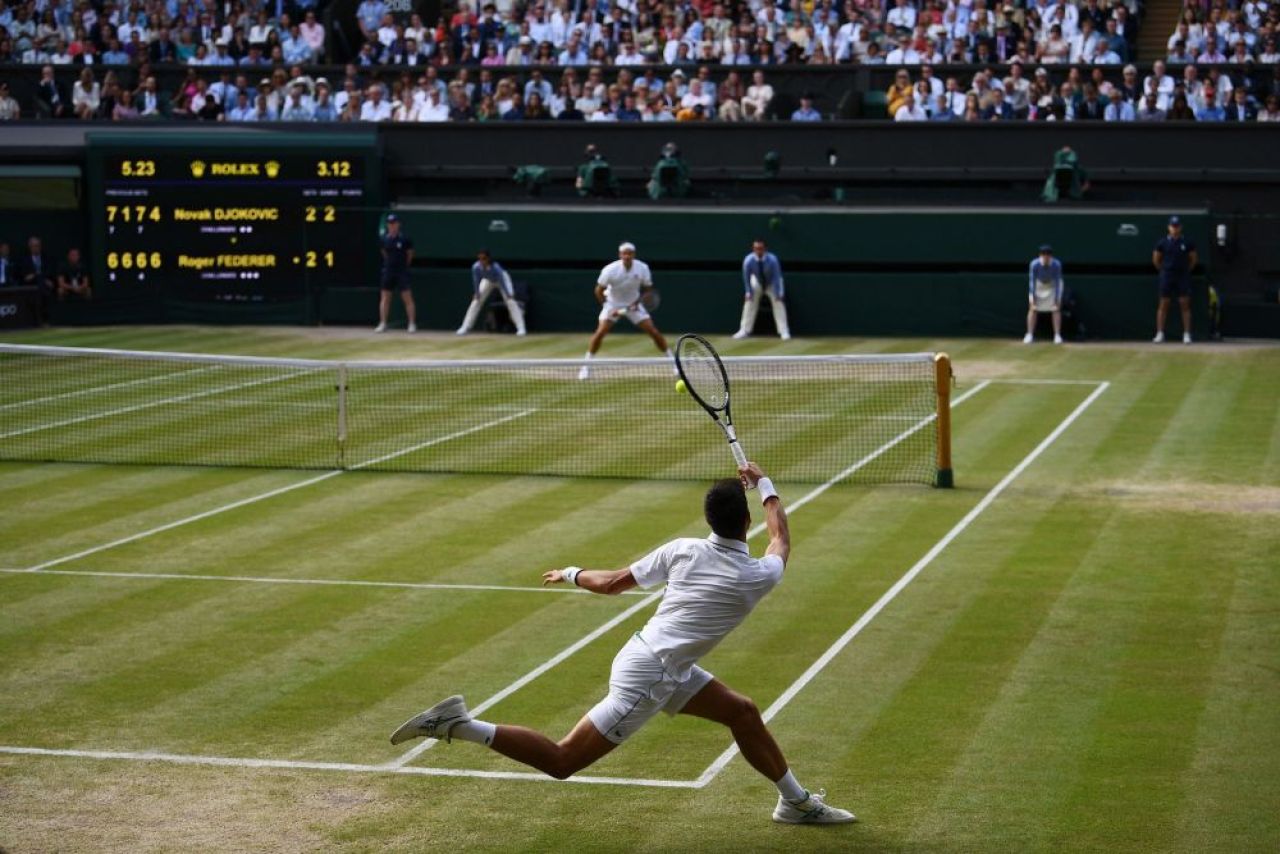 O dată în viață! S-a reușit lovitura imposibilă: racheta de tenis a devenit baghetă magică_1